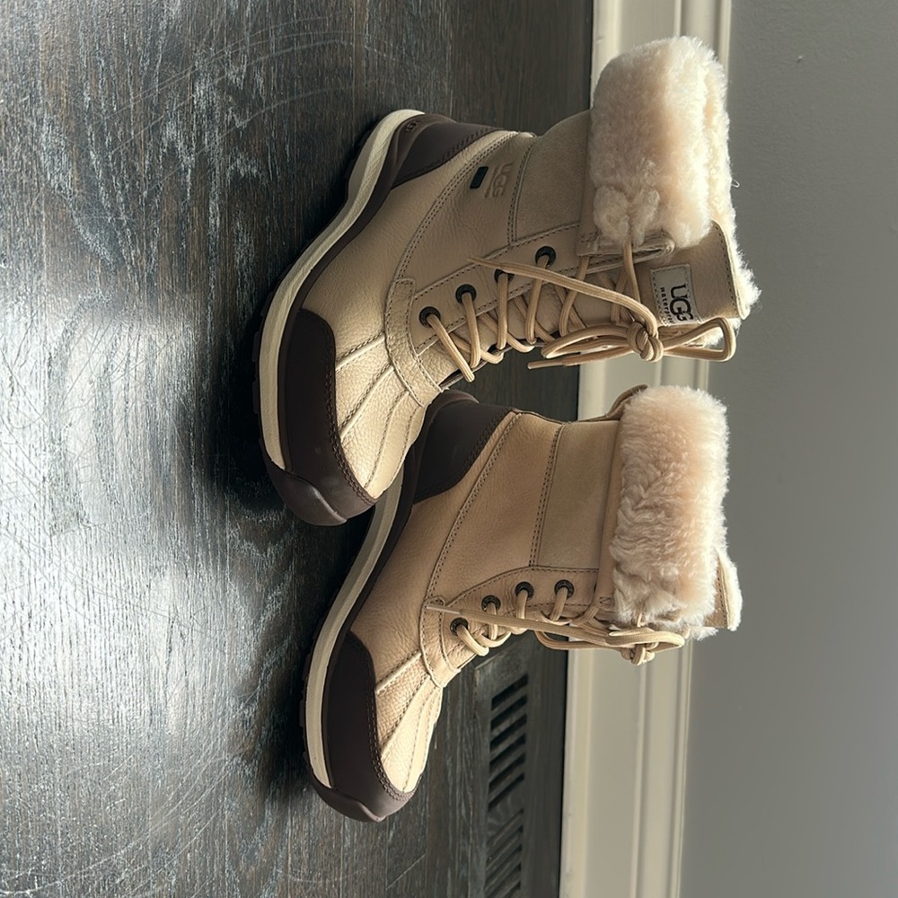 UGG Adirondack Boots in Sand, Waterproof, US size 7, Excellent Condition!